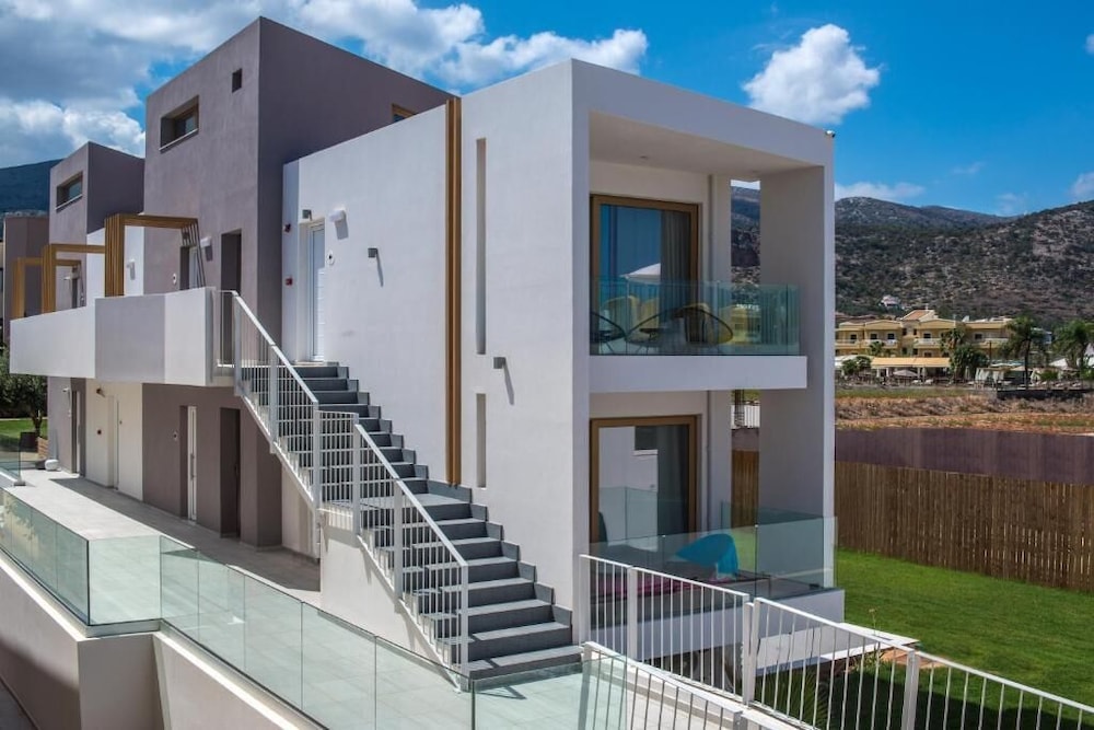 Meropi Hotel — Hotel building in Malia