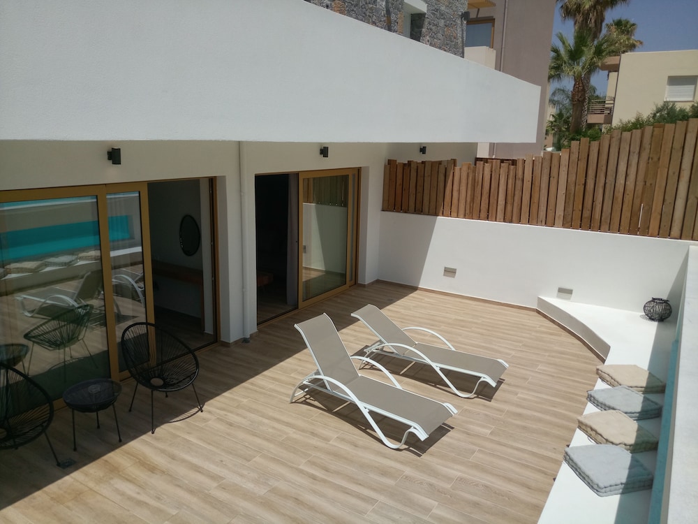 Meropi Hotel — Hotel building in Malia
