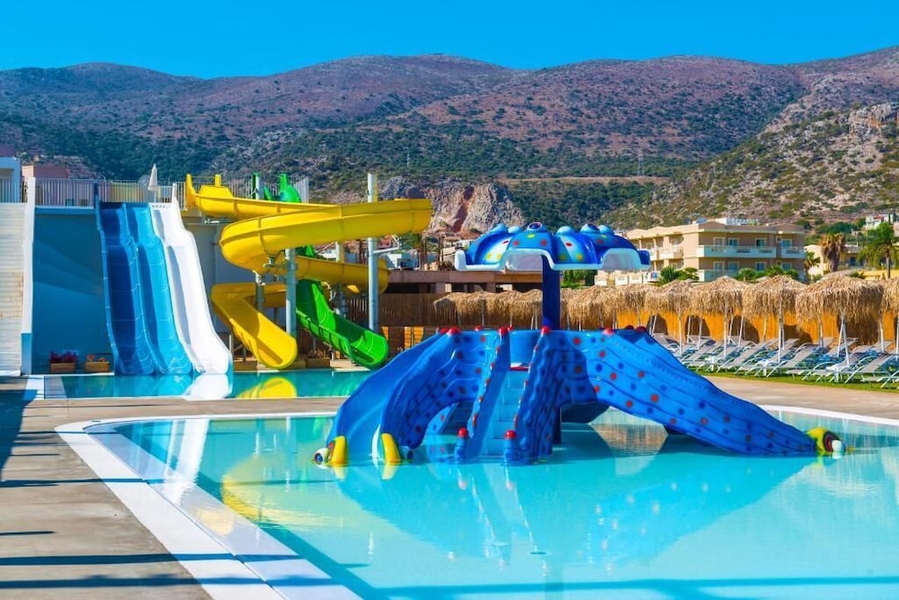 Meropi Hotel — Swimming pool in Malia