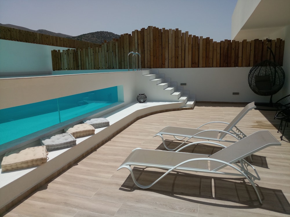 Meropi Hotel — Swimming pool in Malia
