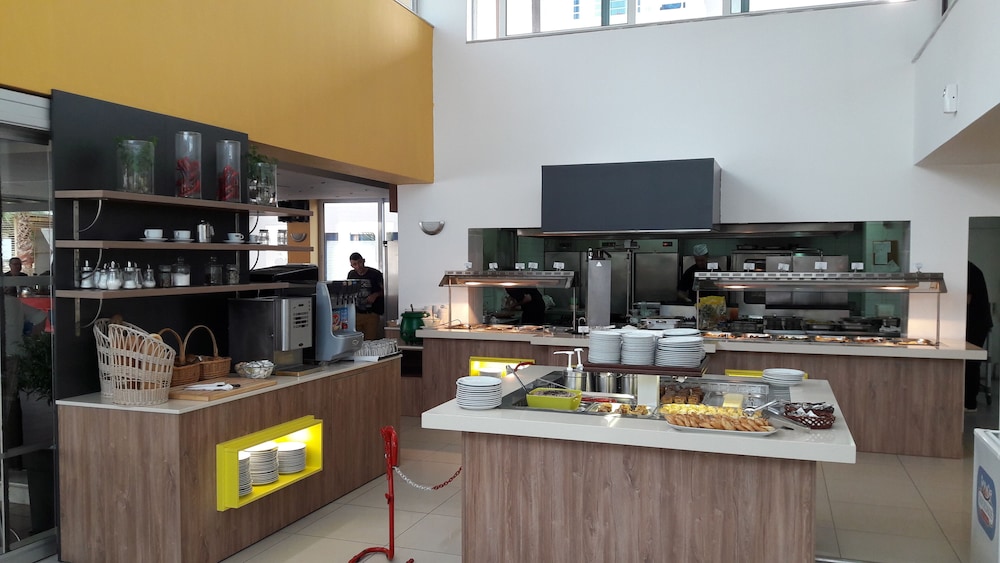Meropi Hotel — Restaurant & bars in Malia
