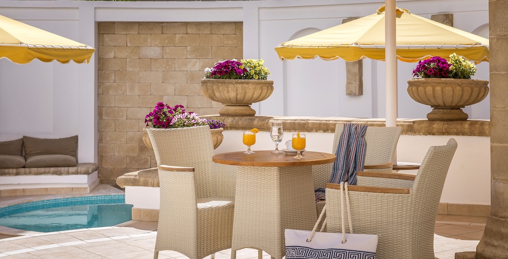 Canvas by Mitsis Petit Palais — Restaurant & bars in Rhodes Town, South Aegean