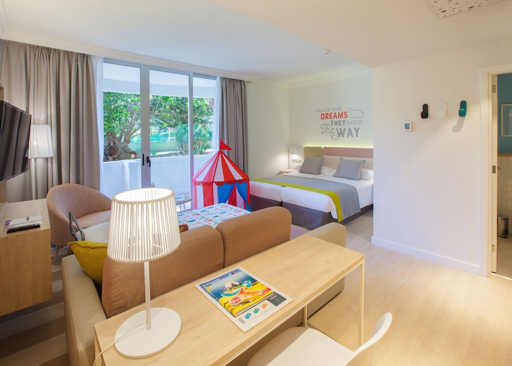 Abora Buenaventura by Lopesan Hotels — Hotel rooms in Playa del Ingles, Canary Islands