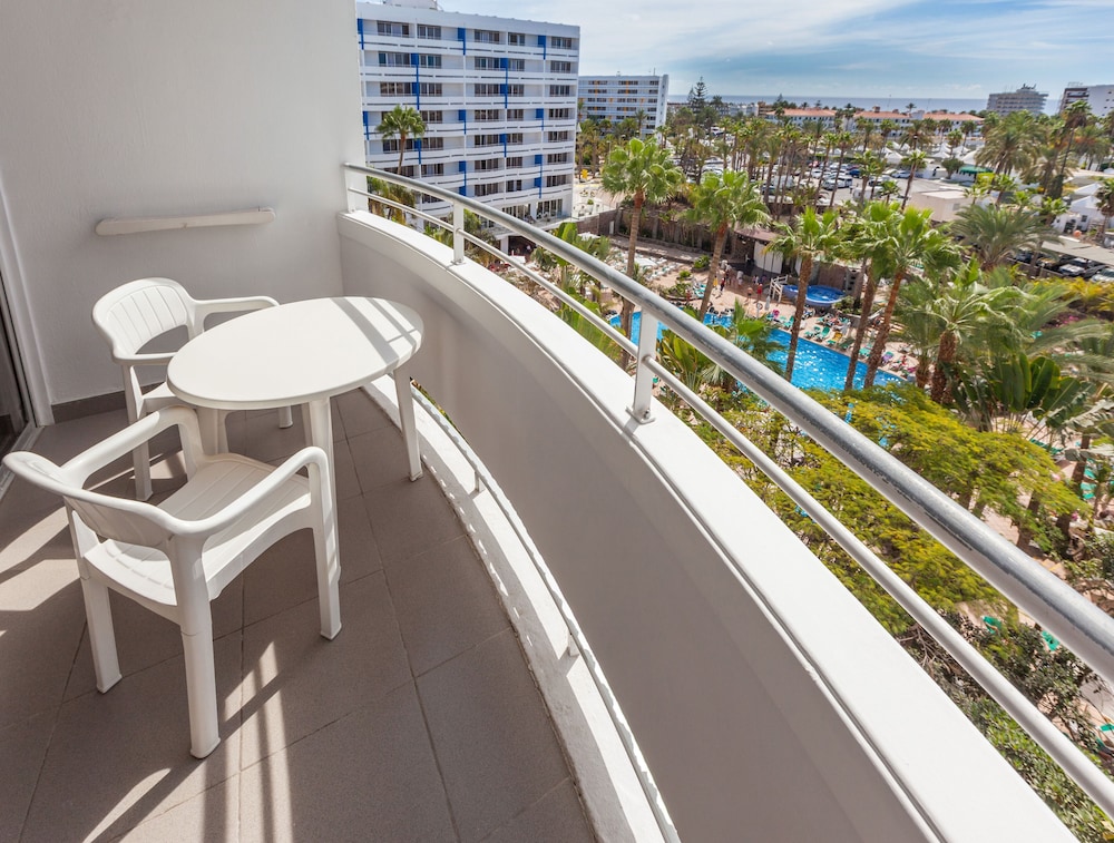 Abora Buenaventura by Lopesan Hotels — Hotel rooms in Playa del Ingles, Canary Islands