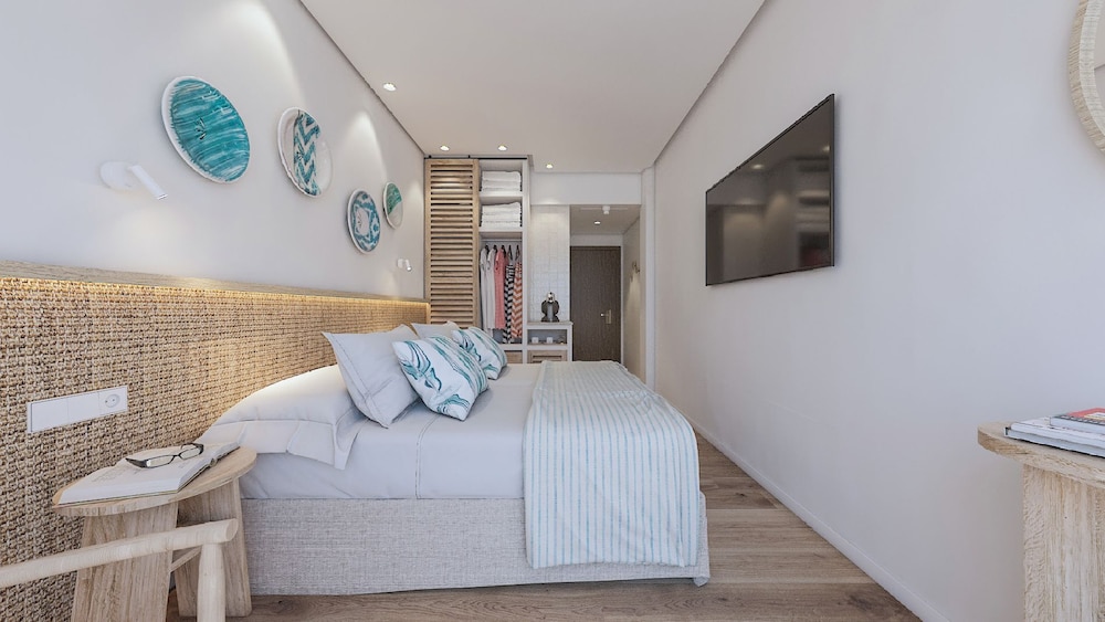Hotel Moré — Hotel rooms in Alcudia, Balearic Islands