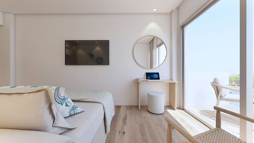 Hotel Moré — Hotel rooms in Alcudia, Balearic Islands