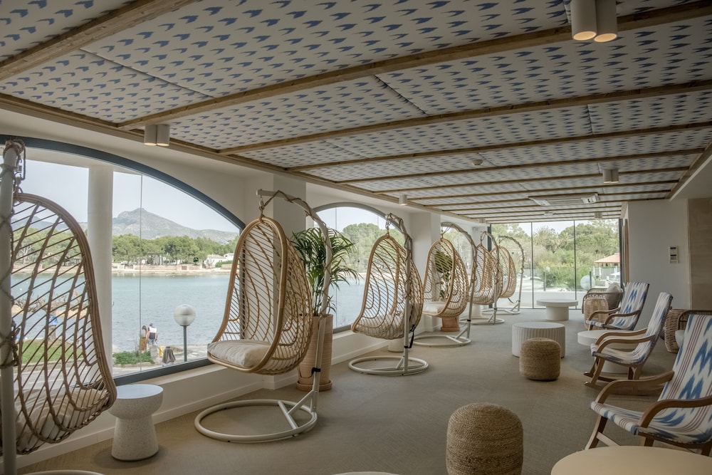 Hotel Moré — Restaurant & bars in Alcudia, Balearic Islands