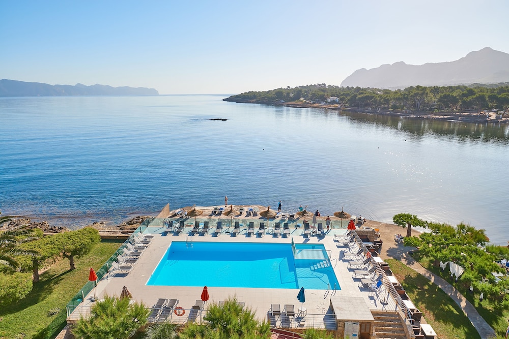 Hotel Moré — Swimming pool in Alcudia, Balearic Islands