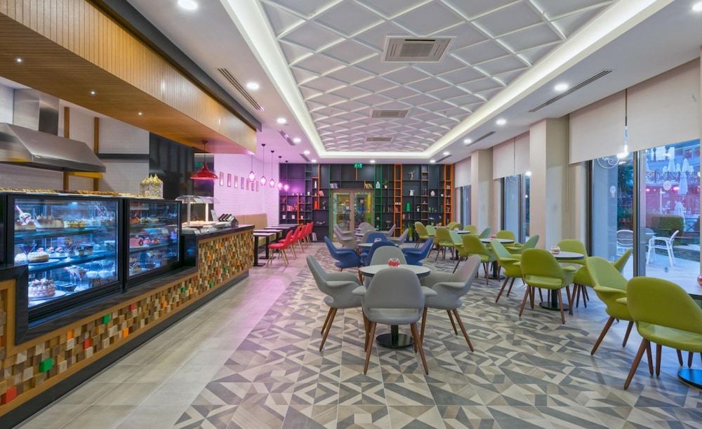 Novum Garden Side - All Inclusive — Restaurant & bars in Side