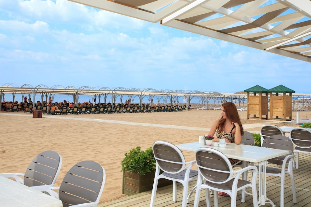 Novum Garden Side - All Inclusive — Beach in Side