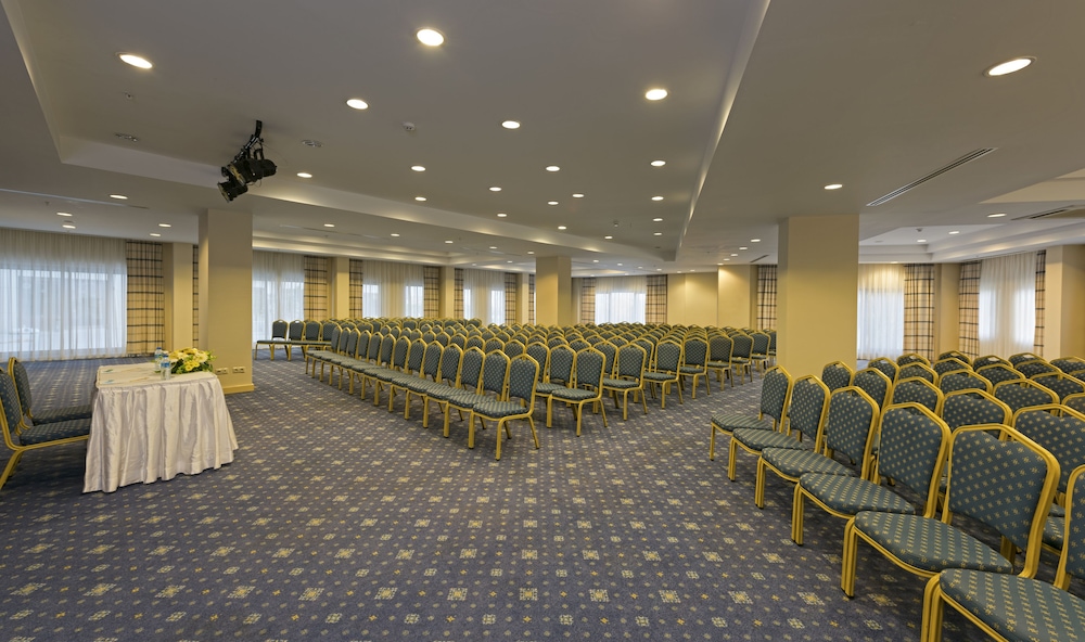 Novum Garden Side - All Inclusive — Hotel building in Side