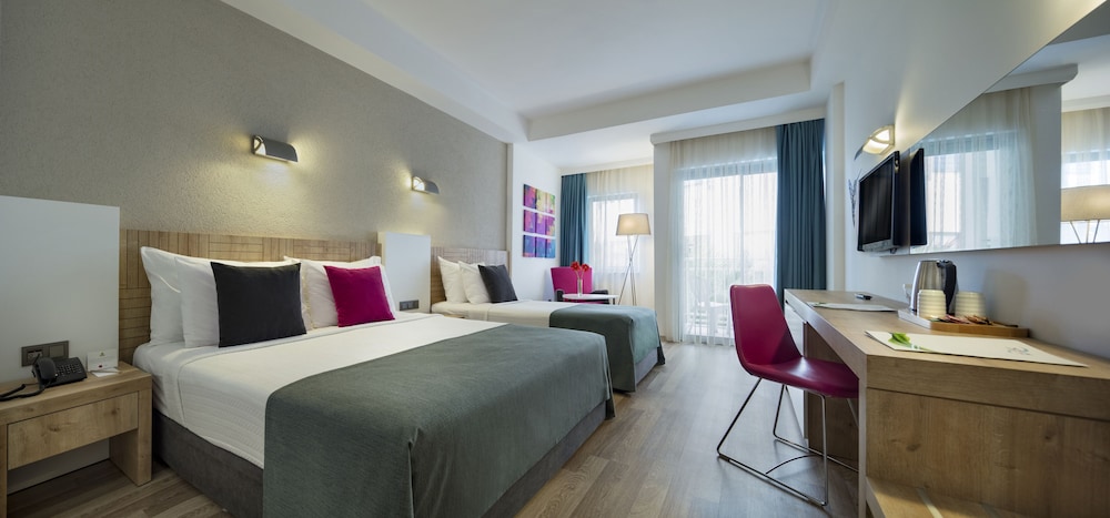 Novum Garden Side - All Inclusive — Hotel rooms in Side