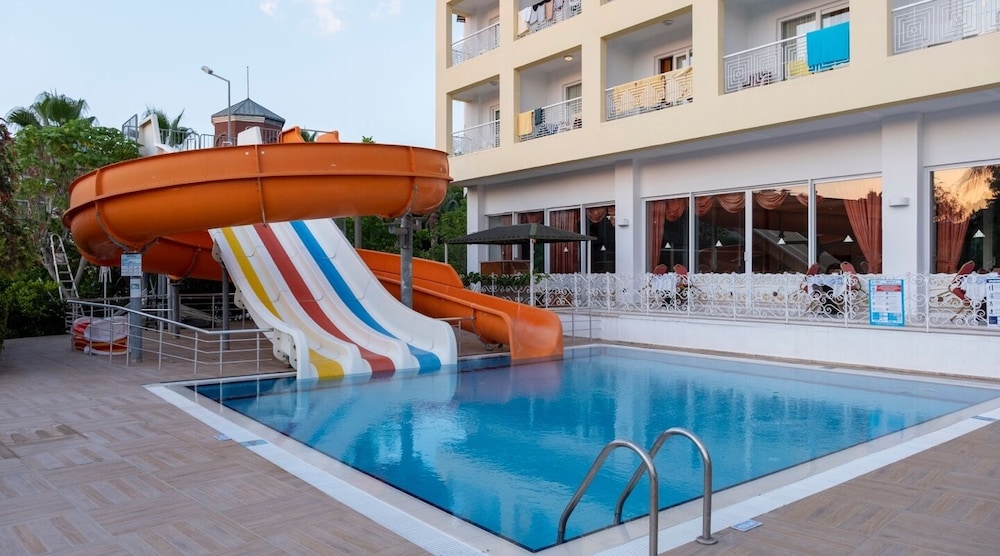 Pine House by Werde Hotels - All inclusive — Pool in Kemer