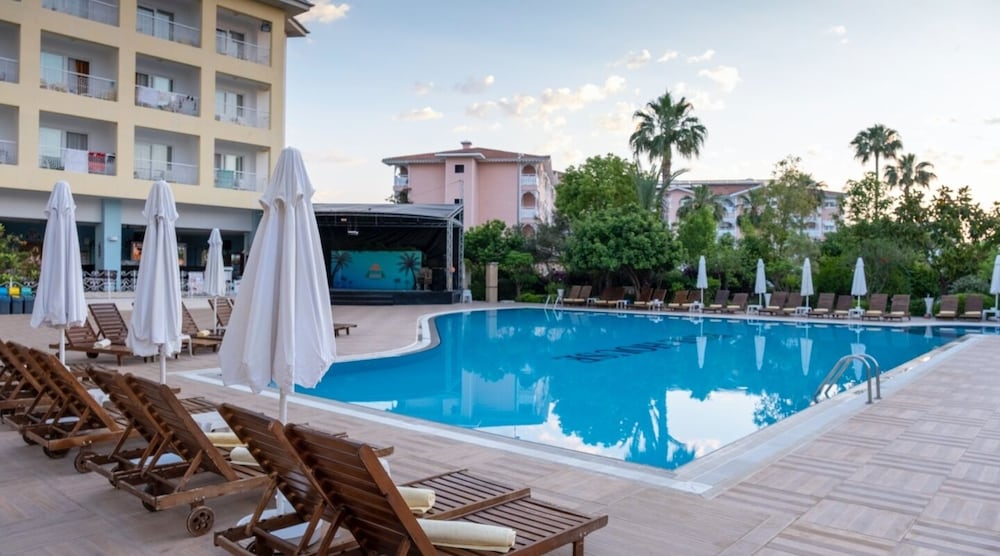 Pine House by Werde Hotels - All inclusive — Pool in Kemer