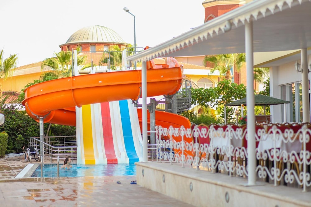 Pine House by Werde Hotels - All inclusive — Pool in Kemer