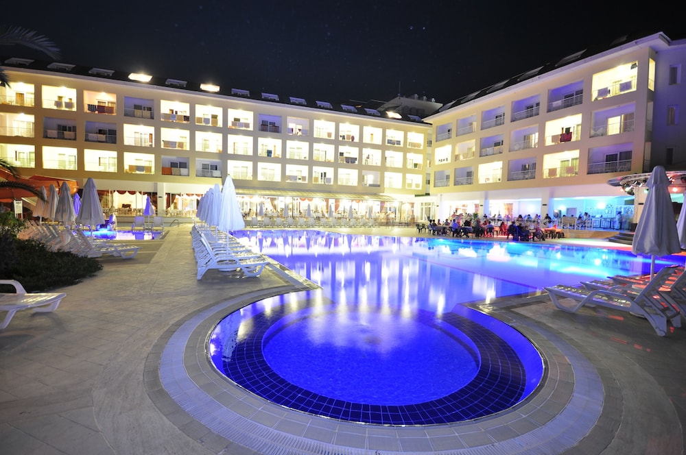 Pine House by Werde Hotels - All inclusive — Pool in Kemer