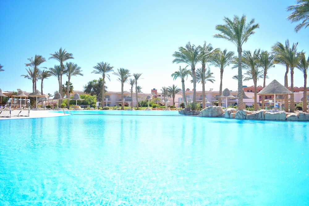 Parrotel Beach Resort — Swimming pool in Sharm El Sheikh, Red Sea