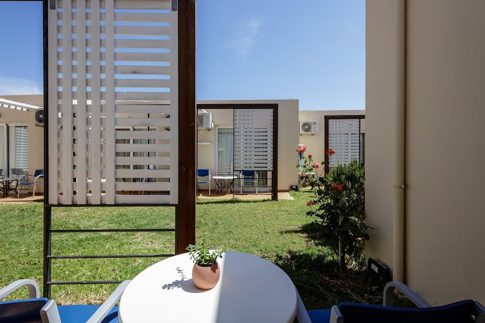 Rethymno Village — Hotel building in Rethymnon