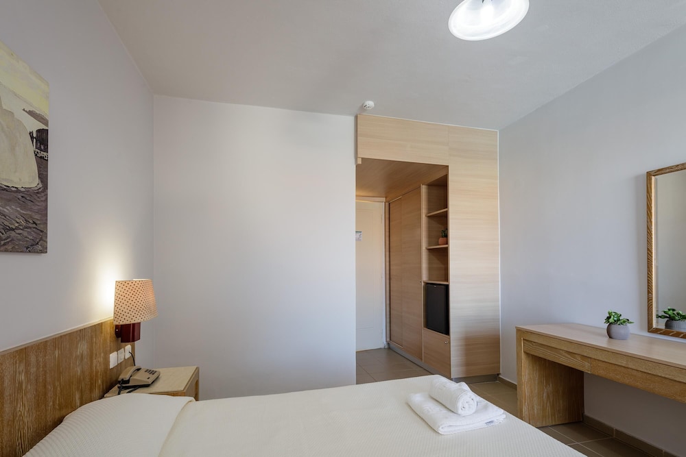 Rethymno Village — Hotel rooms in Rethymnon
