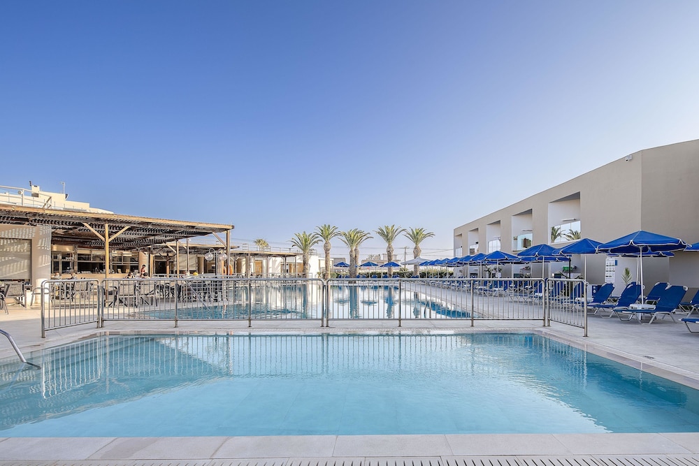 Rethymno Village — Swimming pool in Rethymnon