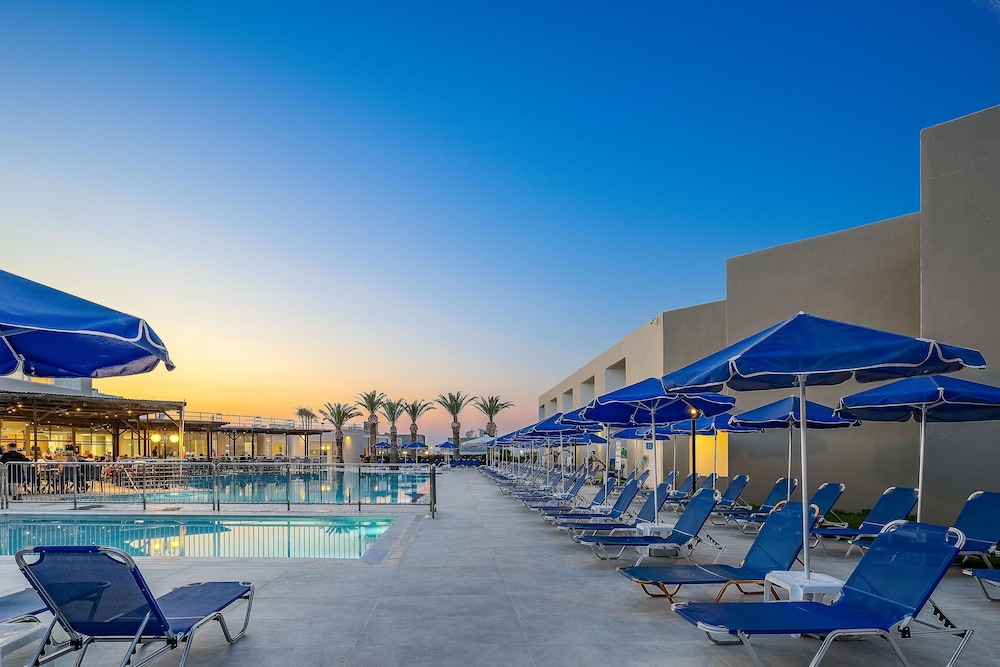 Rethymno Village — Swimming pool in Rethymnon