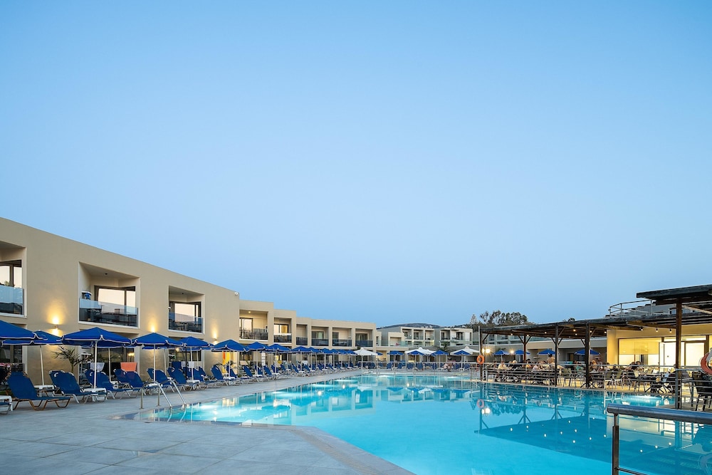 Rethymno Village — Swimming pool in Rethymnon