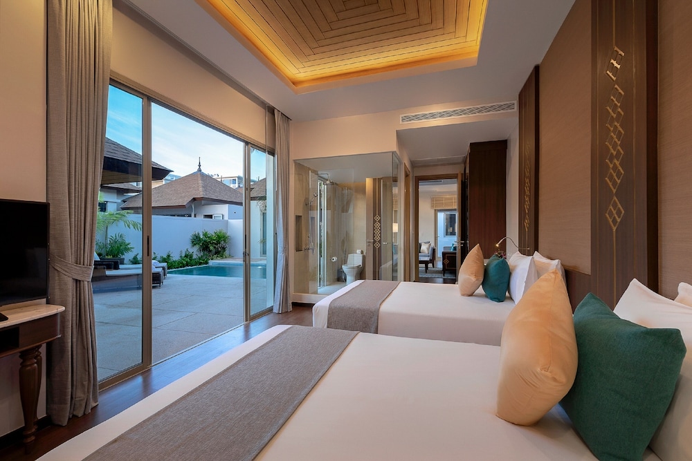 Splash Beach Resort Phuket — Hotel rooms in Mai Khao, Phuket Province