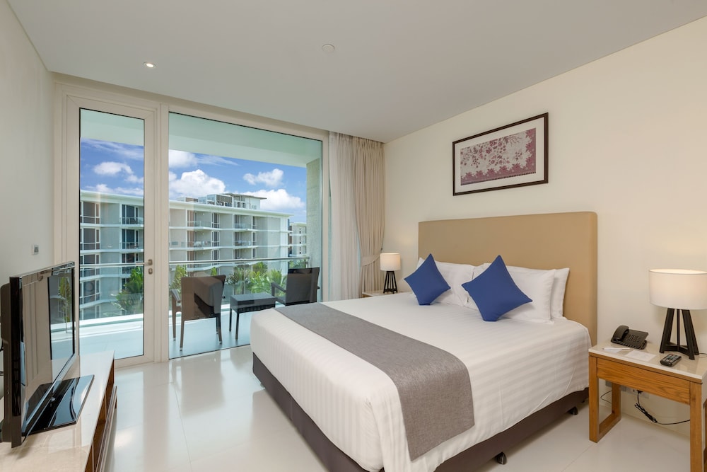 Splash Beach Resort Phuket — Hotel rooms in Mai Khao, Phuket Province