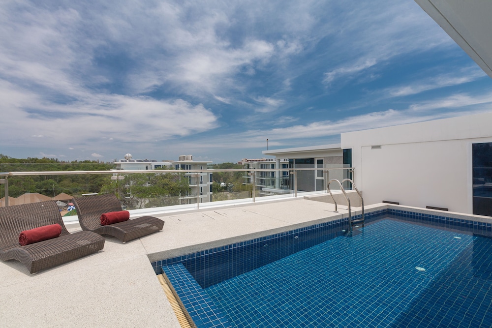 Splash Beach Resort Phuket — Swimming pool in Mai Khao, Phuket Province