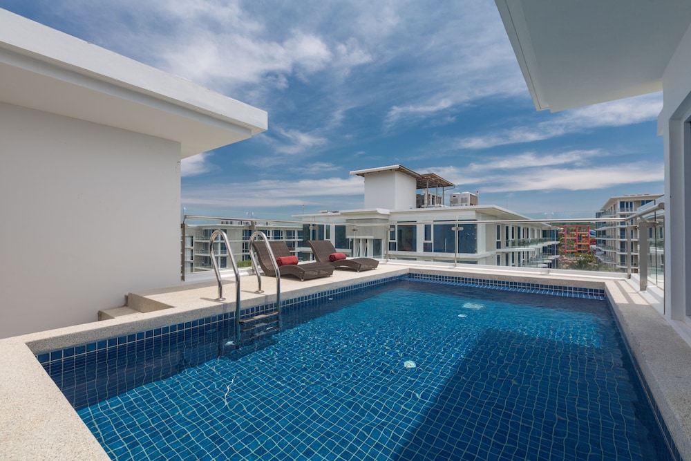 Splash Beach Resort Phuket — Swimming pool in Mai Khao, Phuket Province