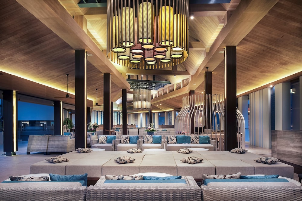 Splash Beach Resort Phuket — Restaurant & bars in Mai Khao, Phuket Province