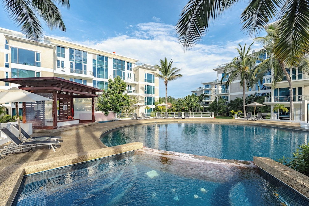 Splash Beach Resort Phuket — Swimming pool in Mai Khao, Phuket Province
