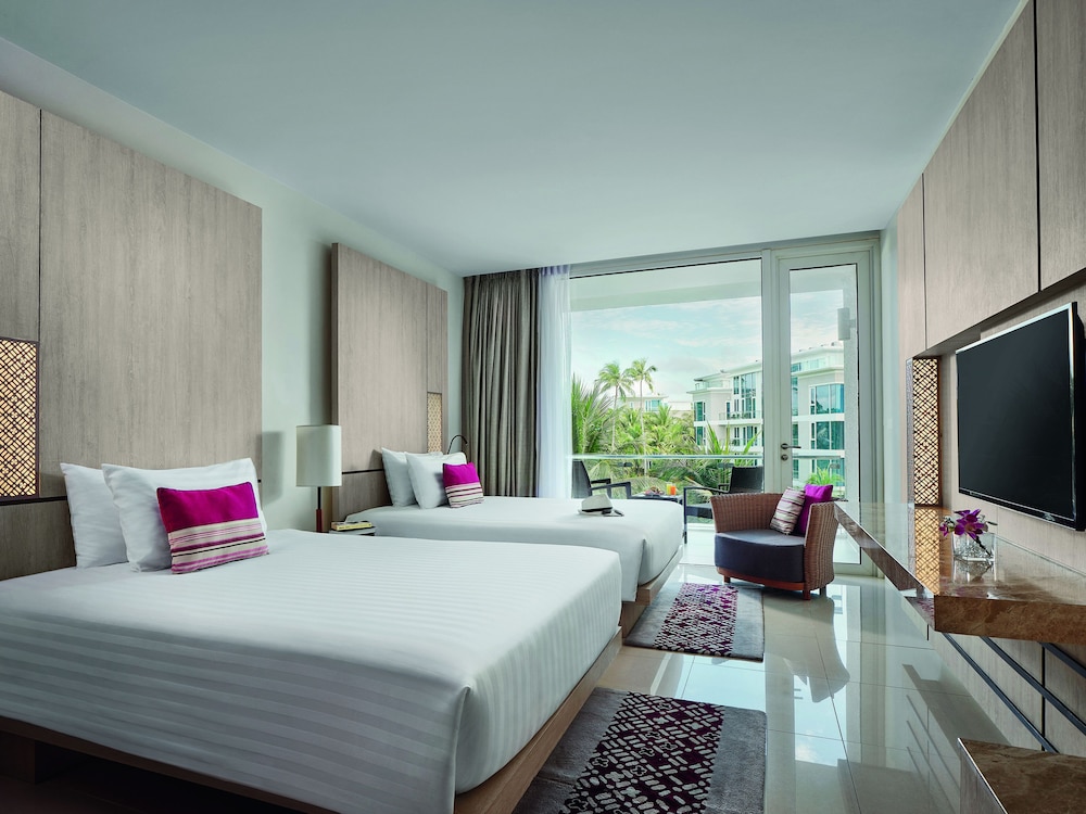 Splash Beach Resort Phuket — Hotel rooms in Mai Khao, Phuket Province
