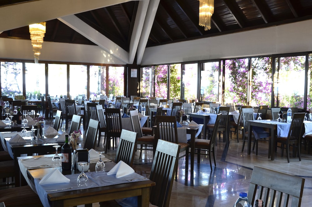 Emelda Sun Club - Ultra All Inclusive — Restaurant & bars in Kemer