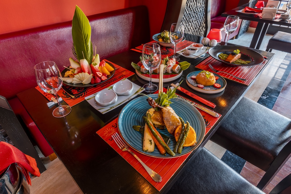 Emelda Sun Club - Ultra All Inclusive — Restaurant & bars in Kemer