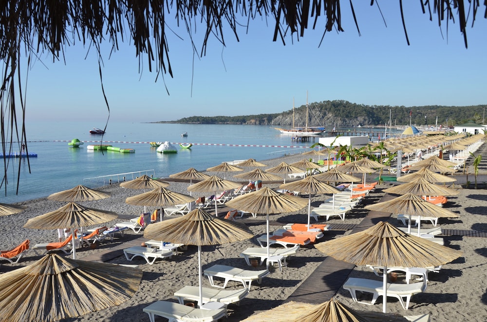 Emelda Sun Club - Ultra All Inclusive — Beach in Kemer