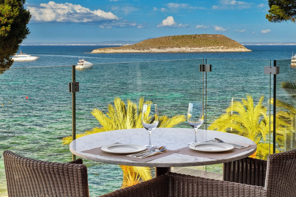Melia Calviá Beach — Restaurant & bars in Magaluf, Balearic Islands