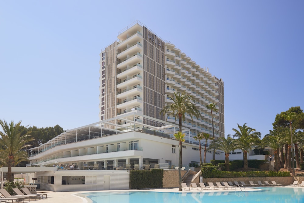 Melia Calviá Beach — Hotel building in Magaluf, Balearic Islands