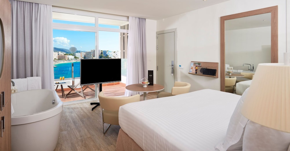 Melia Calviá Beach — Hotel rooms in Magaluf, Balearic Islands