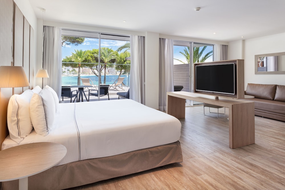 Melia Calviá Beach — Hotel rooms in Magaluf, Balearic Islands