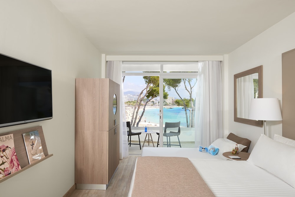 Melia Calviá Beach — Hotel rooms in Magaluf, Balearic Islands