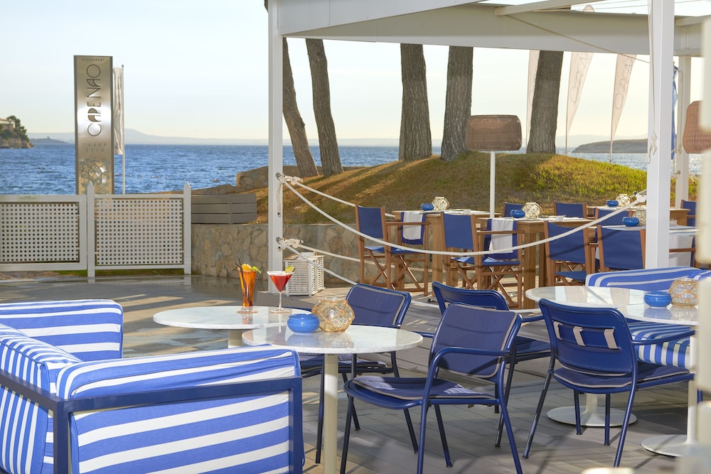 Melia Calviá Beach — Restaurant & bars in Magaluf, Balearic Islands