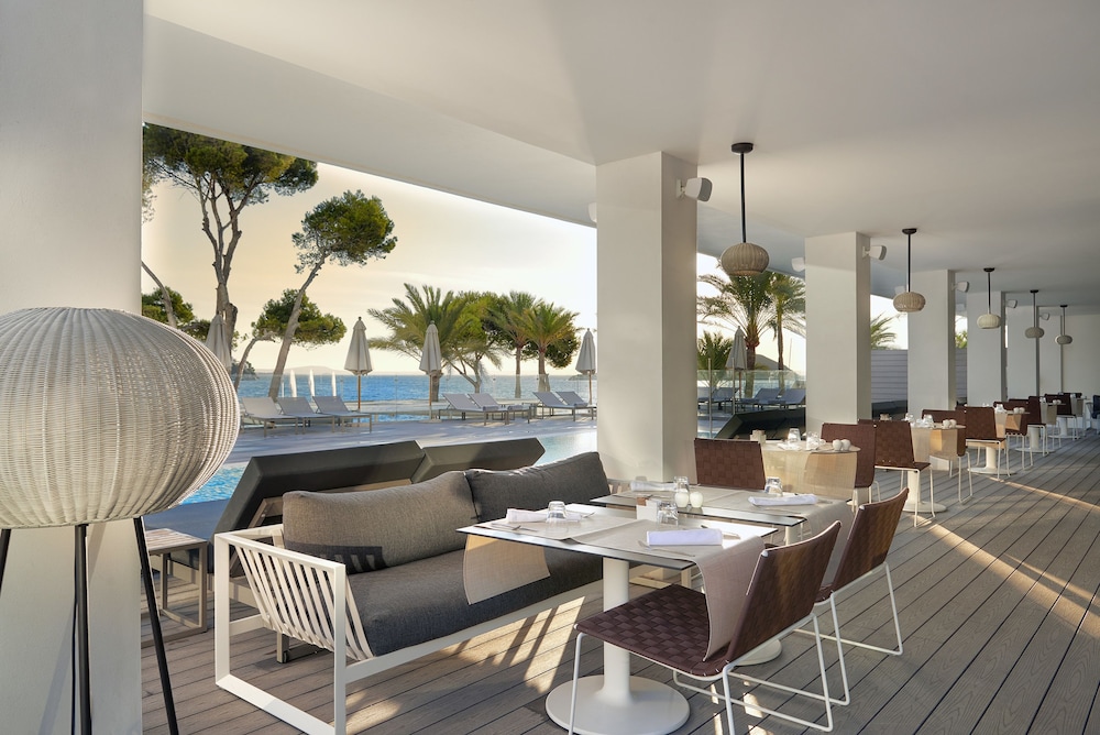 Melia Calviá Beach — Restaurant & bars in Magaluf, Balearic Islands