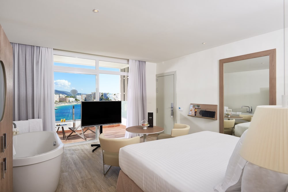 Melia Calviá Beach — Hotel rooms in Magaluf, Balearic Islands