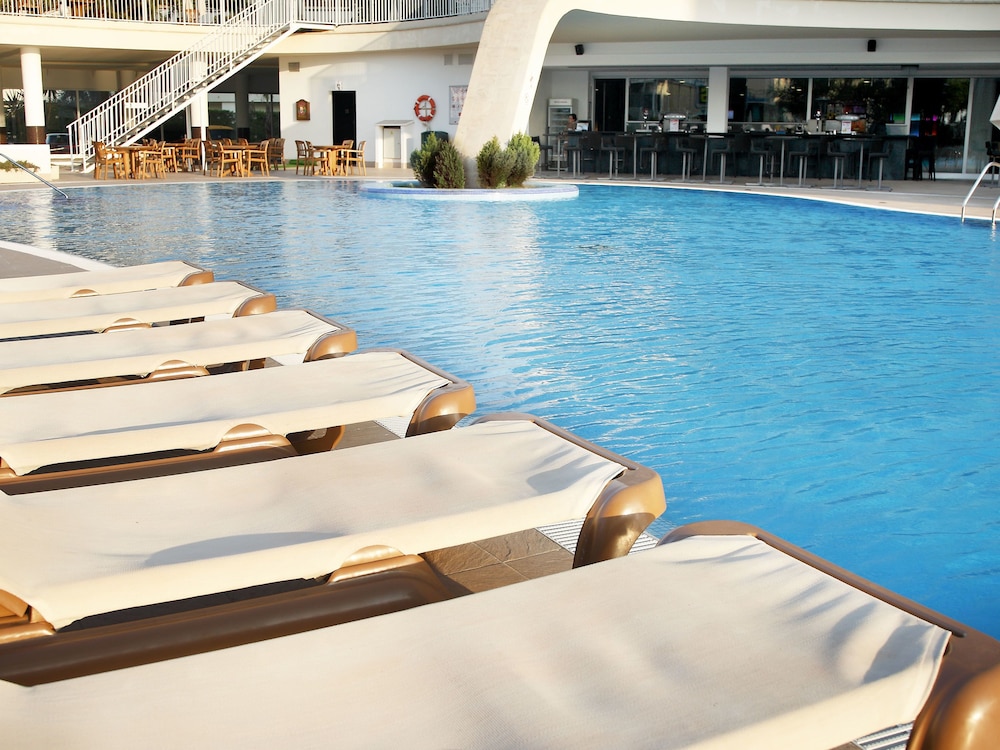 Sol Guadalupe — Swimming pool in Magaluf, Balearic Islands