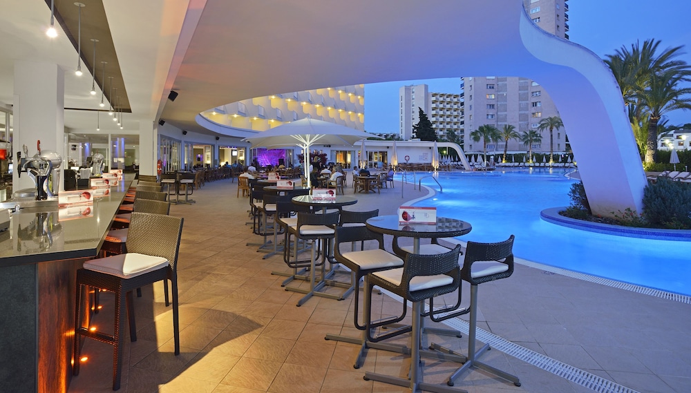 Sol Guadalupe — Restaurant & bars in Magaluf, Balearic Islands