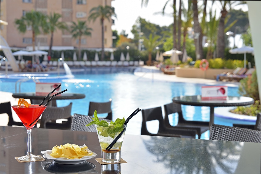 Sol Guadalupe — Swimming pool in Magaluf, Balearic Islands