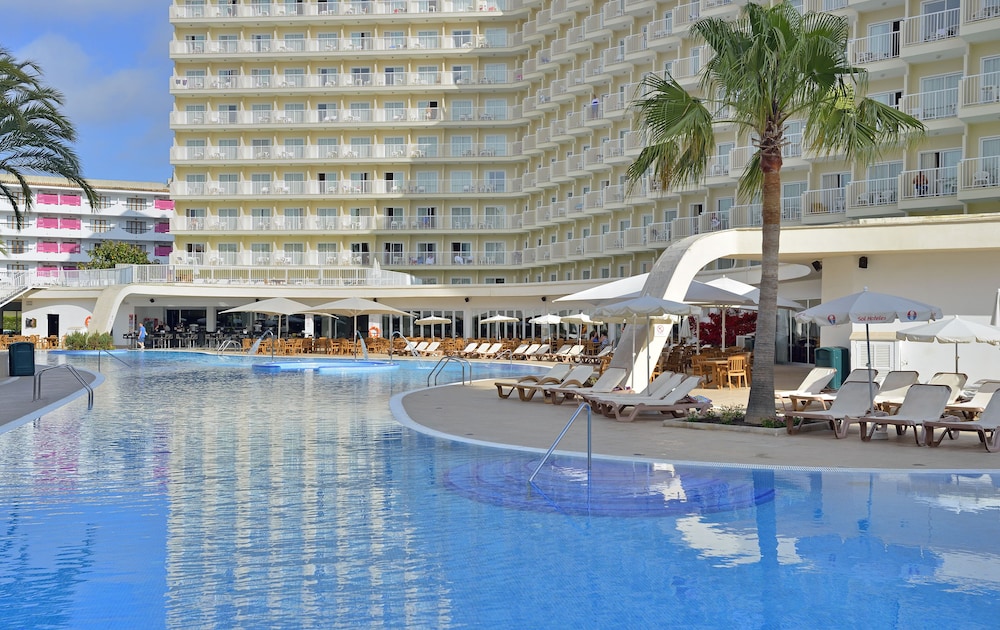 Sol Guadalupe — Swimming pool in Magaluf, Balearic Islands