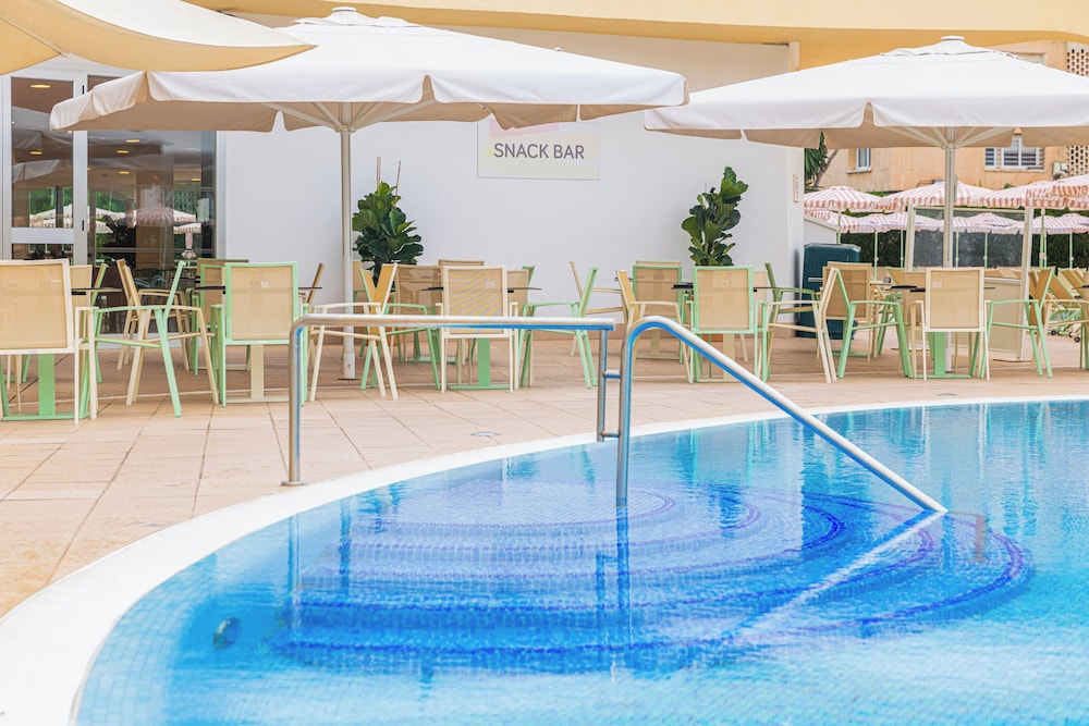 Sol Guadalupe — Swimming pool in Magaluf, Balearic Islands