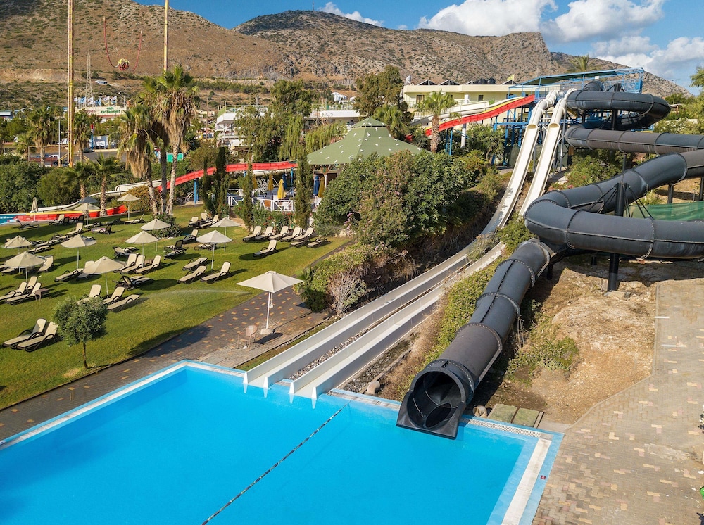 Star Beach Village and Water Park — Swimming pool in Hersonissos